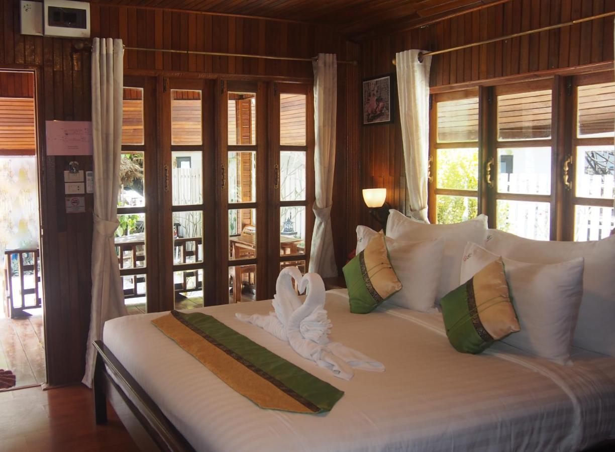 Chareena Beachside Koh Lipe Exterior photo