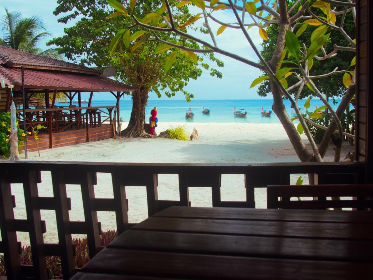Chareena Beachside Koh Lipe Exterior photo