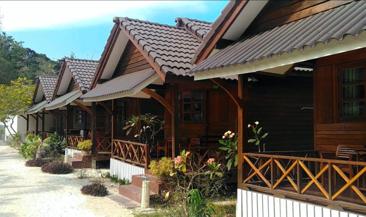 Chareena Beachside Koh Lipe Exterior photo