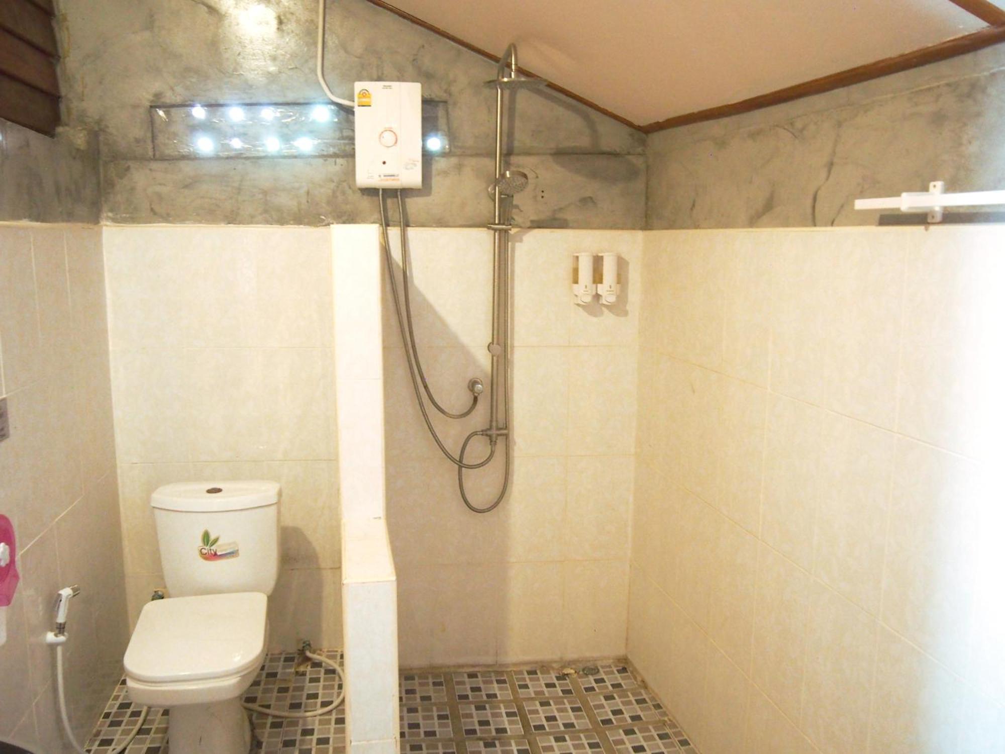 Chareena Beachside Koh Lipe Room photo